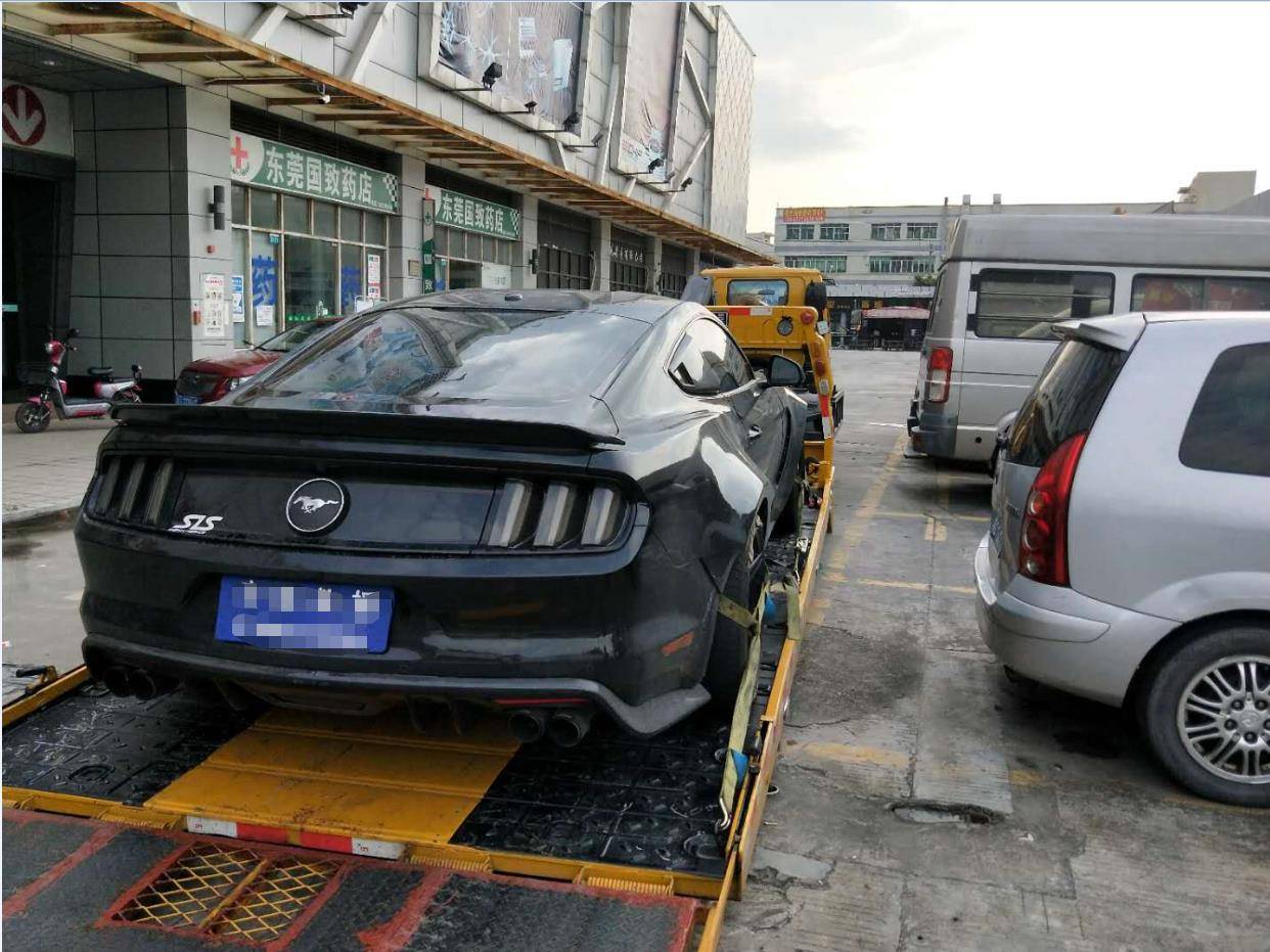 佛山全落地拖車救援 新車運輸與道路救援的專業(yè)之選